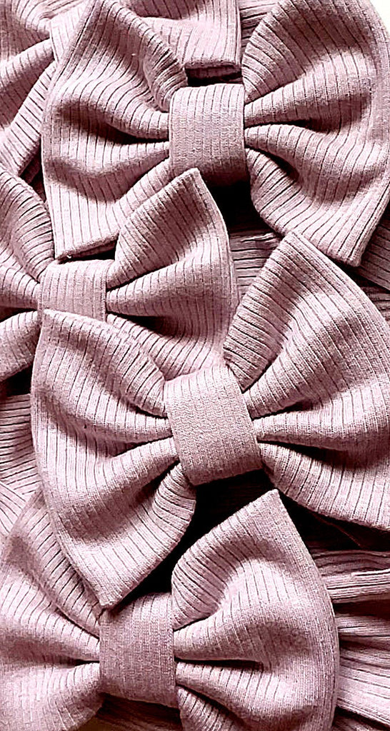 multiple bows all together in piggy pink color 